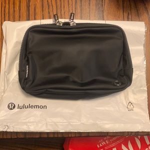 Large Everywhere Belt Bag - Brand New